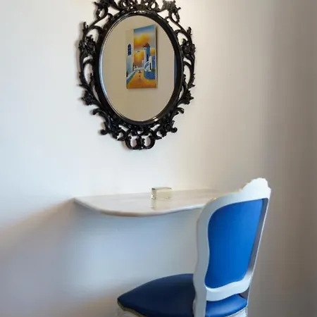 Marousi Suites
