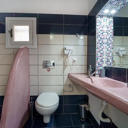 아파트 Marousi Suites
